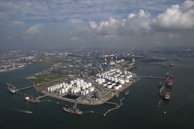 Singapore probes alleged bunker fuel contamination