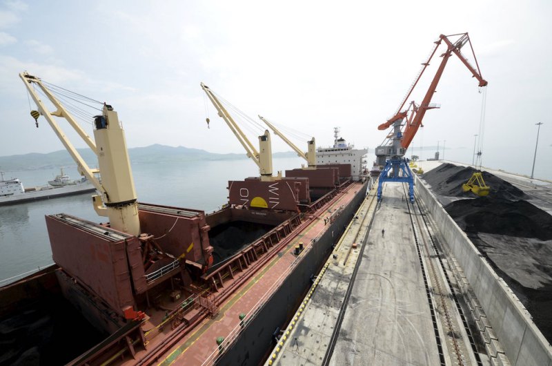 China May coal imports fall on tepid demand, high inventories