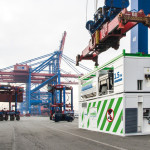 Hamburg offers boxships LNG shore side power