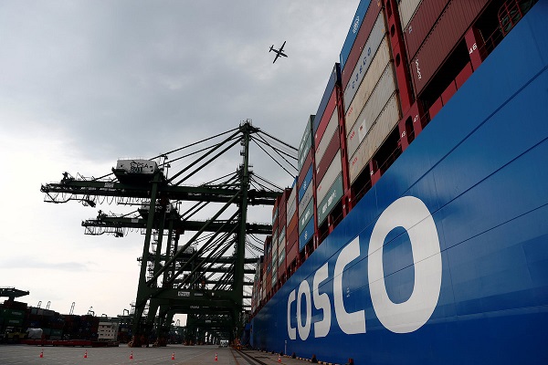 China’s Cosco Nearing Hamburg Port Deal 