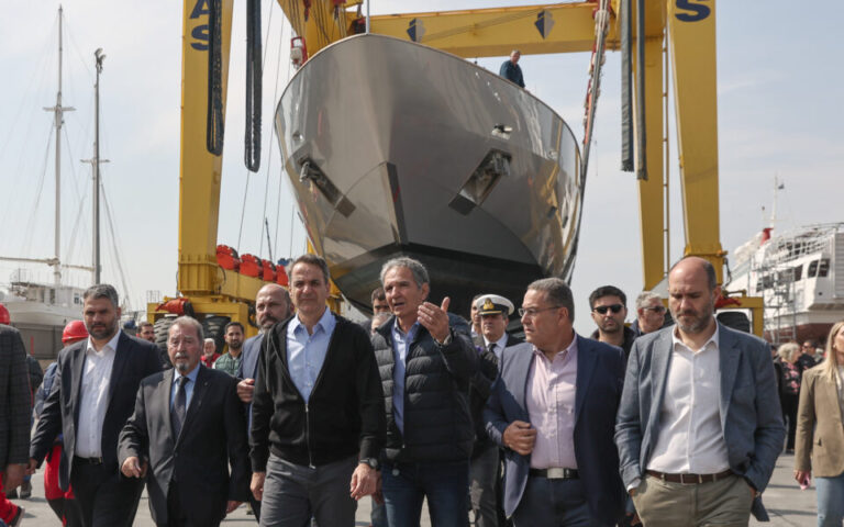 Mitsotakis emphasizes support for Greece’s shipbuilding & repair industry