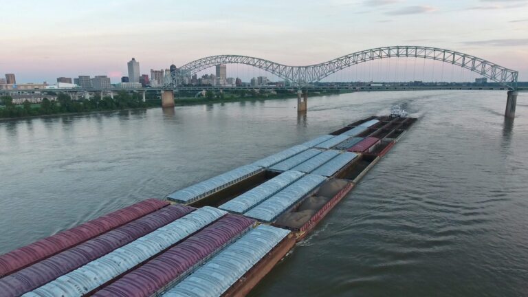 SEACOR Sells Inland Barge Business to Ingram