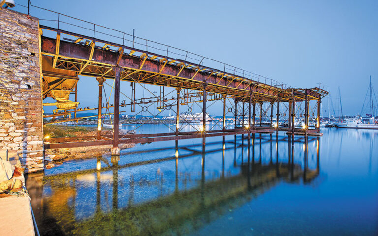 Two major US cruise operators interested in buying Lavrio port