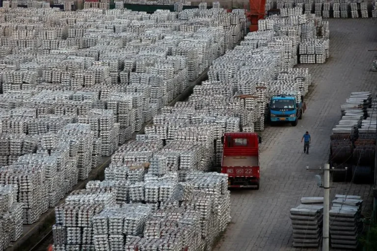 China demand concerns, risk-off sentiment drag copper and aluminium down