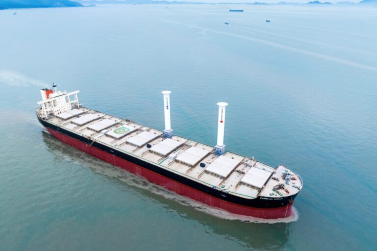 MOL and Vale Retrofit Capesize Bulk Carrier with Rotor Sails