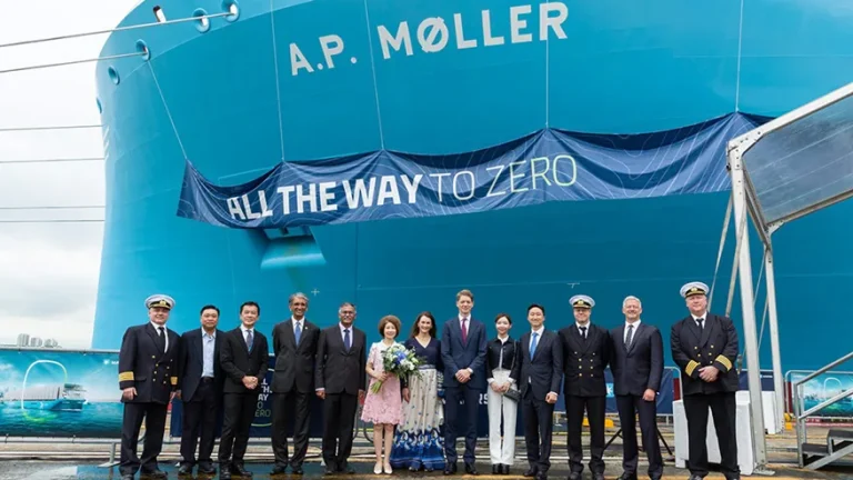 Maersk names newest dual-fuel methanol vessel “A.P. Møller” in Singapore