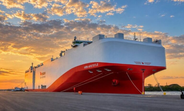 Seven Yield agrees charter deal for sisterships